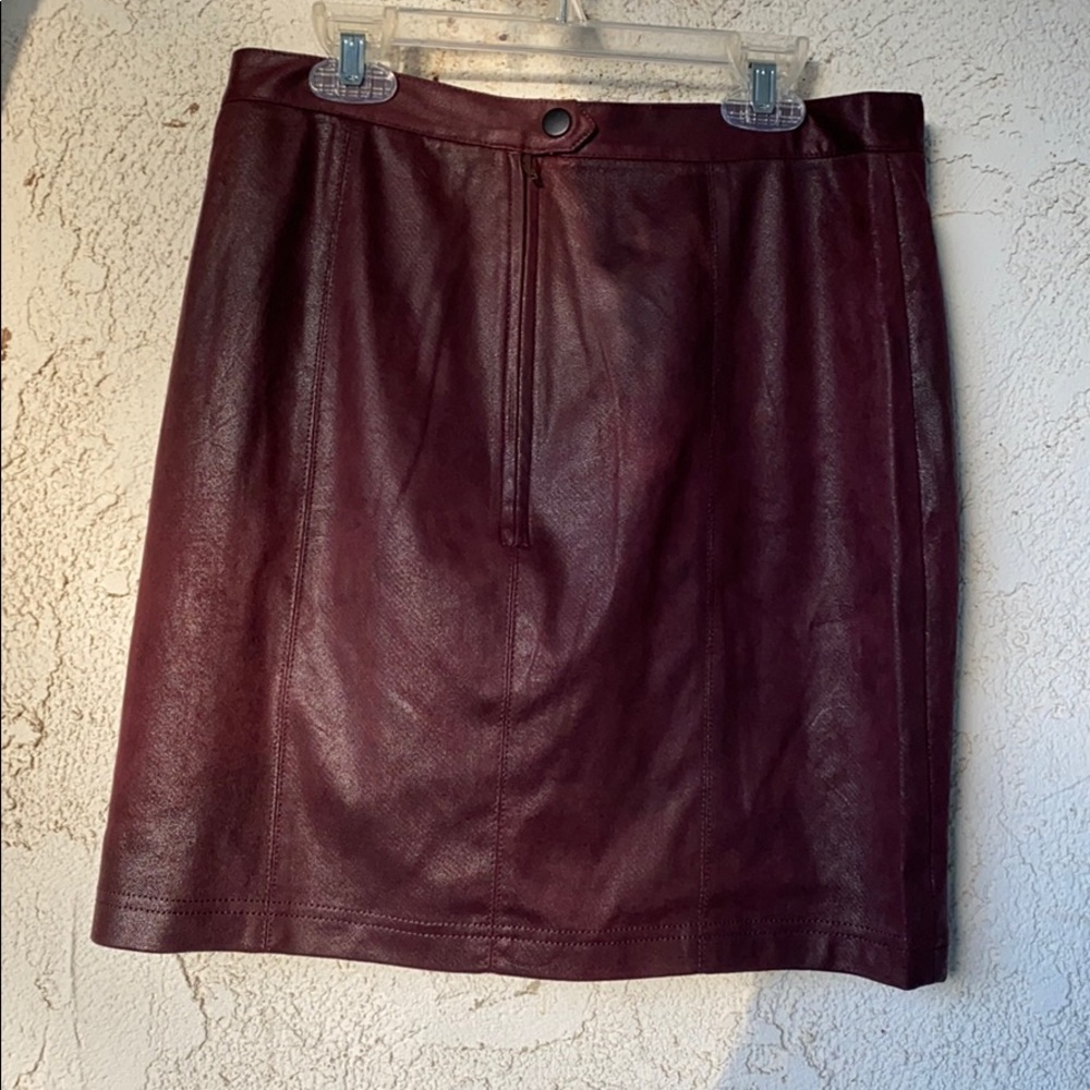 Free People Rumi Faux Leather Ruched Mini Skirt Burgundy M | Sold Out & Stunning - Picture 4 of 6
